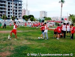 BAKAN TOLLU SPORA VE SPORCULARA DESTEK OLMAYA DEVAM EDYOR